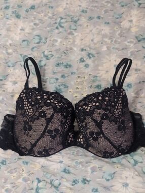 Victoria Secret "Very Sexy"Lace Overlay Underwire Bra - 38D -Women Intimates